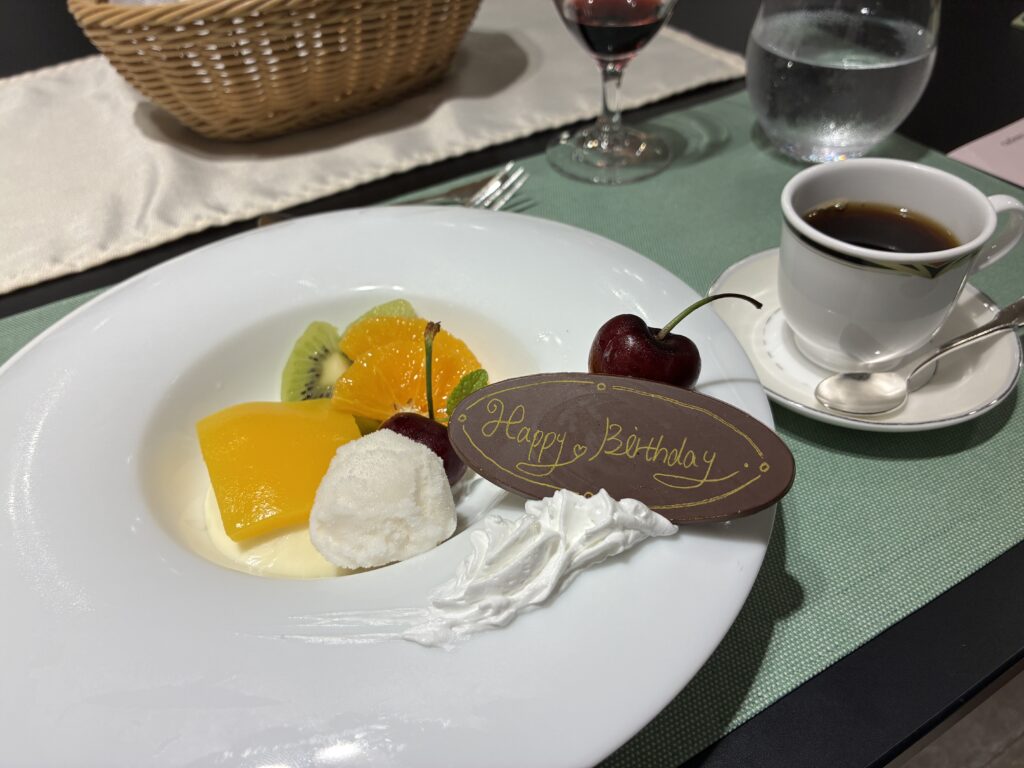 わんわんパラダイス八ヶ岳の夕食。フランス料理風のコース料理